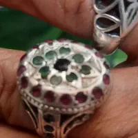 انگشتر  اماتیس  یاقوت  و چند نگینه