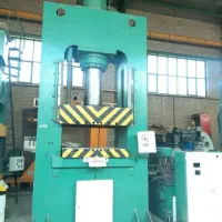 استخدام کارگر ساده و ماهر آشنا به رنگ پودری