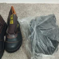 لباس و کفش کار