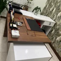 میز. مدیریتی|مبلمان اداری|رشت, بوسار|دیوار