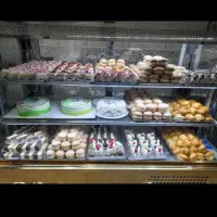 یه یک همکار قناد و یک فروشنده خانوم  نیازمندیم