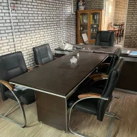 میز مدیریتی با میز کنفرانس و ۵ صندلی