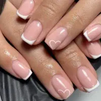 آموزش‌ کاشت‌ ناخن‌ وهمکاری‌ کنارخودم