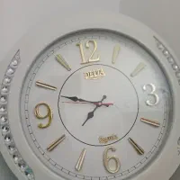 ساعت دیواری درحدنو