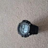 ساعت انالوگ ضد اب در حد نو