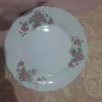 ظروف گل سرخ قدیمی