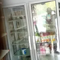 یک عدد یخچال دودره مغازه به فروش میرسد