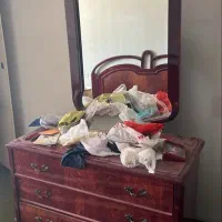 تخت و کمد