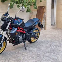 بنلی ۳۰۰ دو سیلندر ۹۶|موتورسیکلت|پرند, فاز ۱|دیوار