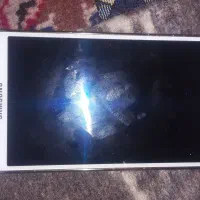 سامسونگ Galaxy J7 (2016) با حافظهٔ ۱۶ گیگابایت