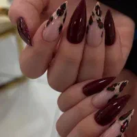 خدمات آموزش کاشت ناخن ریمو لاکژل مژه هیدن پیرسینگ|خدمات آرایشگری و زیبایی|قم, شهرک فاطمیه|دیوار
