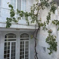 خانه ای زیبا  با قیمتی باور نکردنی با دو طبقه مجزا