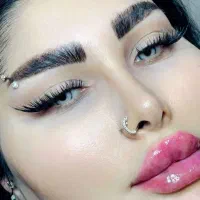 آفر کاشت مژه به مبلغ ۳۰۰