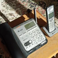 تلفن AT&T یک بیسیم و یک پایه