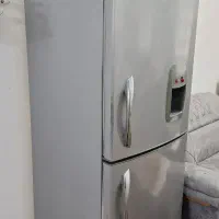 یخچال الکترواستیل سالم و تمیز بدون پوسیدگی