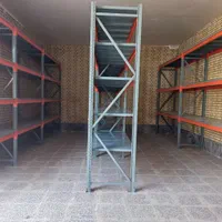 قفسه راک صنعتی مقاوم و تمیز و مقداری قفسه مغازه