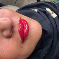 انجام خدمات شیدینگ لب|خدمات آرایشگری و زیبایی|بندر کنگان, |دیوار