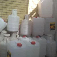 تعدادی 20 لیتری و قمقمه