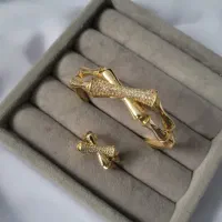 بنگل و انگشتر استخوانی