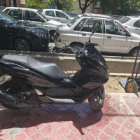 هونداpcx|موتورسیکلت|اصفهان, سیچان|دیوار