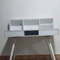میز تحریر سفید
