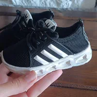 کفش بچه درحدنو فقط دوبار پا خورده اونم تو بقل|کفش و لباس بچه|ورامین, ورامین|دیوار