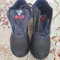 کفش کار ایمنی|کیف، کفش، کمربند|هشتگرد, هشتگرد قدیم|دیوار