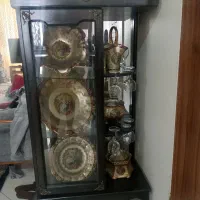 بوفه با ظروف داخلش