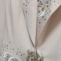 لباس مجلسی|لباس|اقبالیه, |دیوار