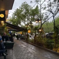 کار گر ساده جهت کار در کافه فست فود