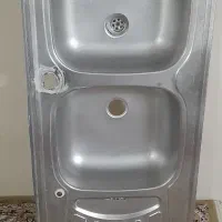 سینک تمیز سالم و محکم
