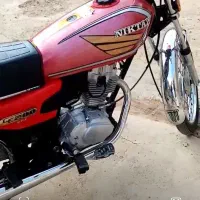 یک عدد موتور سیکلت