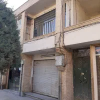 یک-باب-مغازه-در-خیابان-هاتف