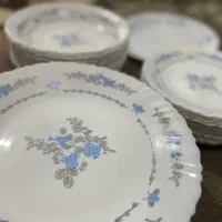 فروش تعدادی ظرف و میز