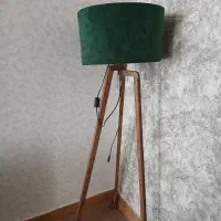 آباژور ایستاده