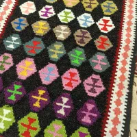 گلیم دستباف با نخ شنل و بافتی خوب|گلیم، جاجیم، گبه|میانه, |دیوار