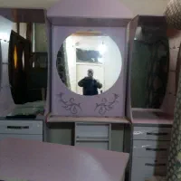 میزه ارایشگاه و ویترین