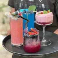 افتتاح و آموزش باریستا وبارتندری در محل کار خود