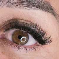 اکستنشن مژه|خدمات آرایشگری و زیبایی|شیراز, معالی‌آباد|دیوار