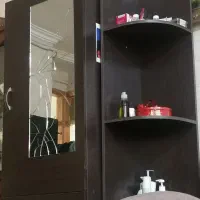 کمد لباس قهوه ای با دکور 3کشو