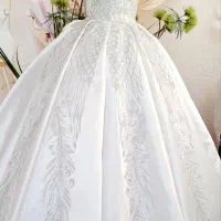 فروش وکرایه لباس عروس (تخفیف ویژه)