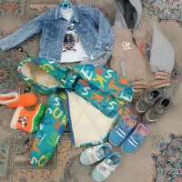 کاپشن و کفش بچه