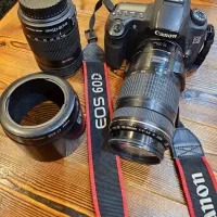 دوربین عکاسی 60D همراه دو عدد لنز و فلاش استثنائی