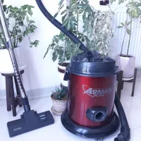 جاروبرقی سطلی بدنه فلزی دو کاره.آرمان در حد نو
