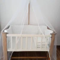 تخت و گهواره نوزاد