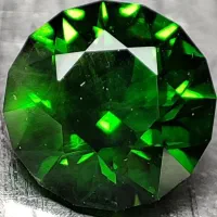 گارنت دمانتوئید سبز