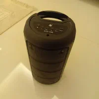 فروش اسپیکر  شارژی دارای رقص نور درحد صفر