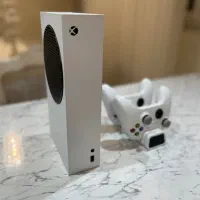 ایکس باکس مدل اس با دو دسته و استند شارژر و باطری