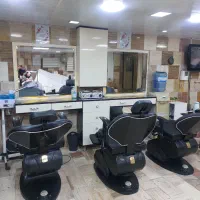 ویترین هایگلاس صندلی میکاپ میز ناخن تخت مژه