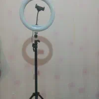 رینگ لایت با پایه در حد نو